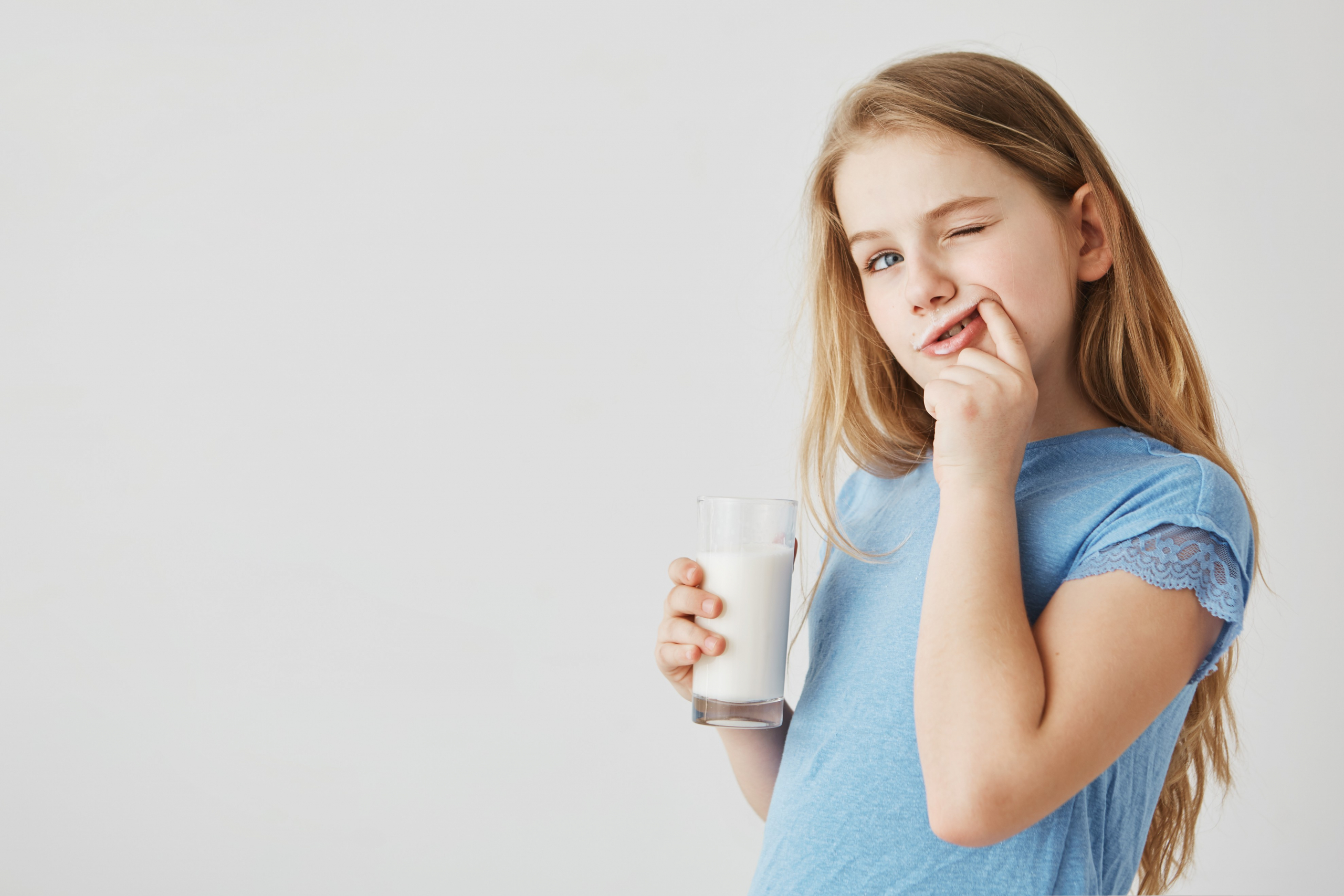 ¿Se deben quitar los dientes de leche que se mueven?